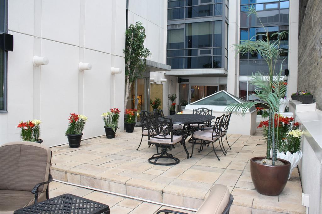 Yonge Suites Furnished Apartments Toronto Eksteriør bilde